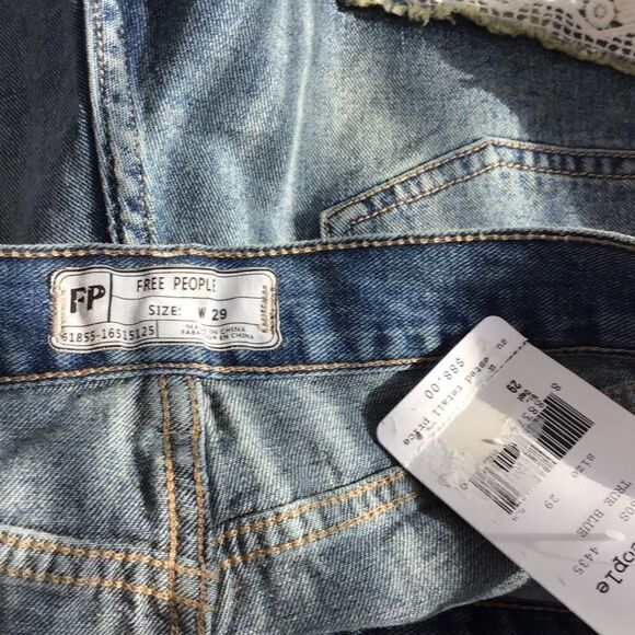 Free People Lacey Crochet Trimmed Denim Cutoff Shorts In True Blue New Size 29 - Picture 9 of 9